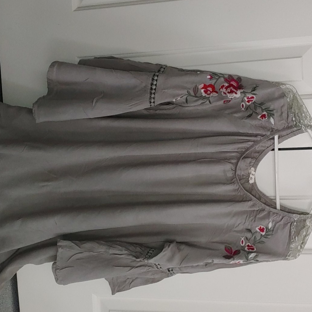 Bell sleeve loose blouse